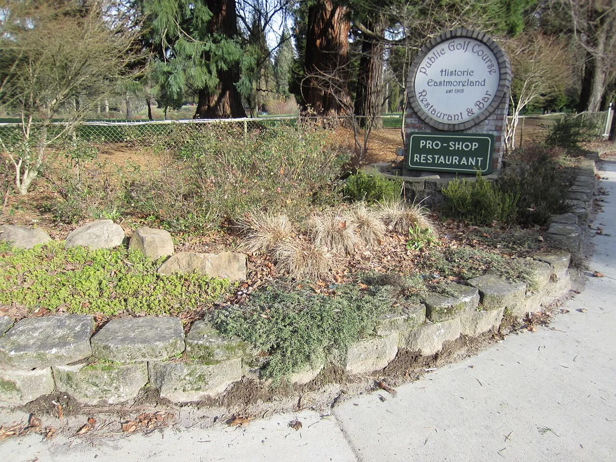 Eastmoreland Golf Course, Portland, 2015 · Neighborhood landmark; Halloween participation not implied